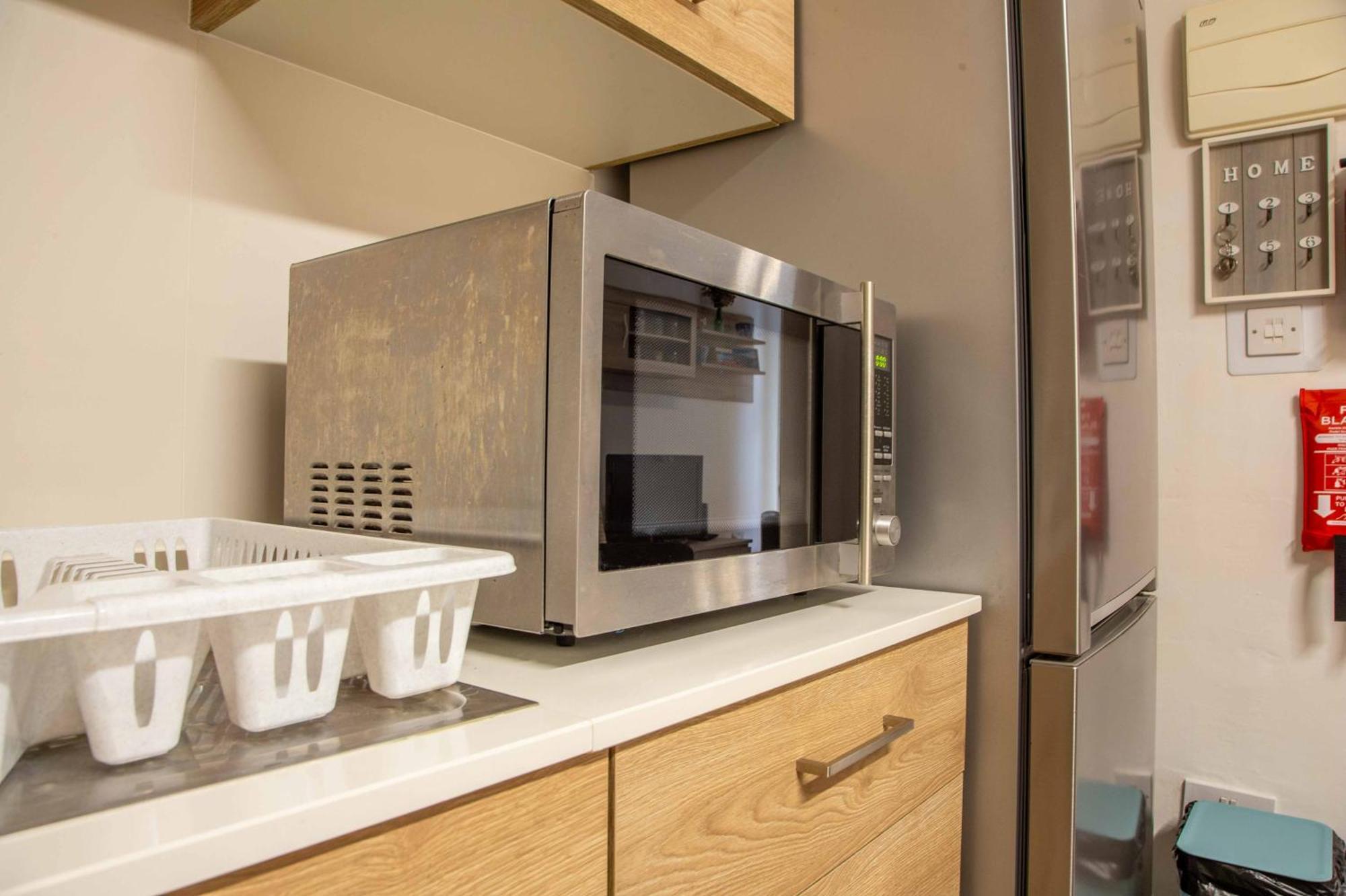 Spacious, Modern 3 Bedroom Apartment - 세인트폴스베이 외부 사진